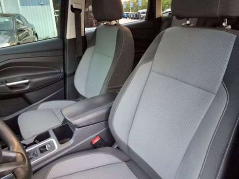 Used 2017 Ford Escape SE w/ Equipment Group 201A FWD image 12
