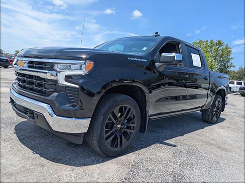 Used 2023 Chevrolet Silverado 1500 LT AWD/4WD image 8