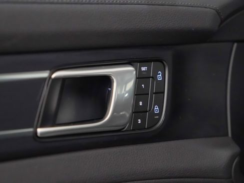 Used 2022 Porsche Panamera Platinum Edition image 22