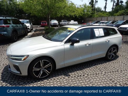 Used 2020 Volvo V60 T6 R-Design FWD image 3