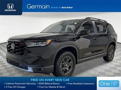 New 2025 Honda Pilot TrailSport