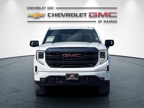 Used 2023 GMC Sierra 1500 AT4 w/ Technology Package AWD/4WD image 8