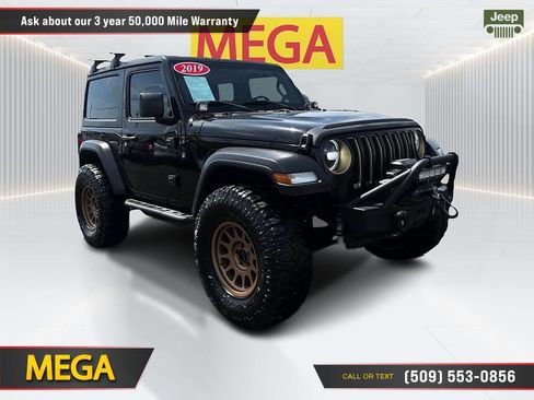 Used 2019 Jeep Wrangler Sport AWD/4WD image 3