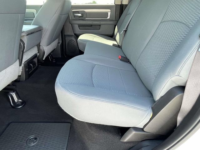 Used 2019 RAM 1500 Classic SLT AWD/4WD image 12