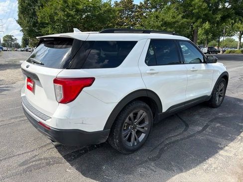 Used 2022 Ford Explorer XLT w/ Equipment Group 202A RWD image 3