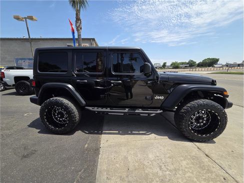 Used 2019 Jeep Wrangler Unlimited Sport S AWD/4WD image 4
