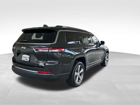 Used 2022 Jeep Grand Cherokee L Limited image 3