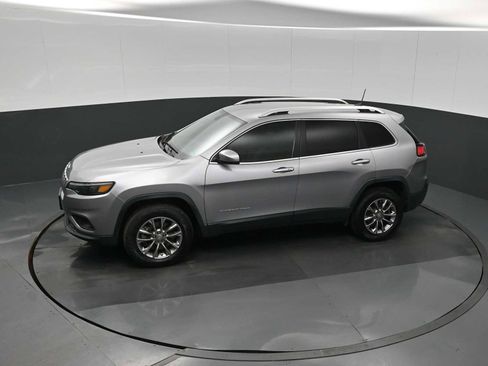 Used 2019 Jeep Cherokee Latitude Plus w/ Comfort/Convenience Group image 22