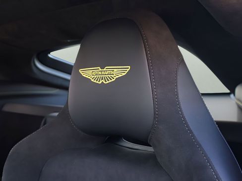 Used 2026 Aston Martin V8 Vantage Coupe RWD image 13