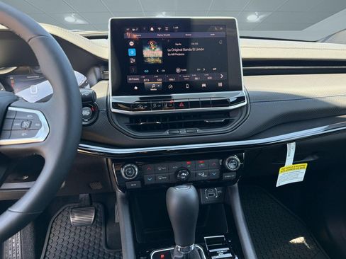 New 2026 Jeep Compass Latitude AWD/4WD image 19