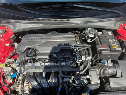 Used 2025 Hyundai Elantra SEL image 28