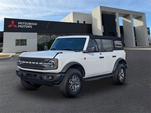 Used 2022 Ford Bronco Badlands image 1