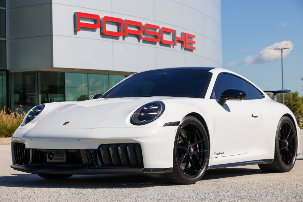 Certified 2026 Porsche 911 Carrera GTS RWD image 1
