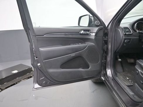 Used 2020 Jeep Grand Cherokee Overland AWD/4WD image 12