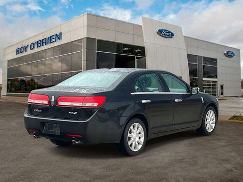 Used 2011 Lincoln MKZ image 5