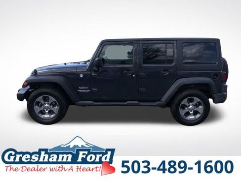 Used 2017 Jeep Wrangler Unlimited Sport w/ Max Tow Package AWD/4WD image 3