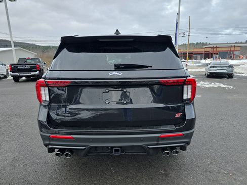 Used 2025 Ford Explorer ST image 4