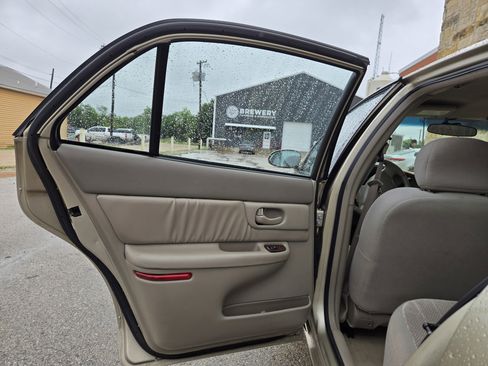 Used 2004 Buick Century Custom FWD image 6