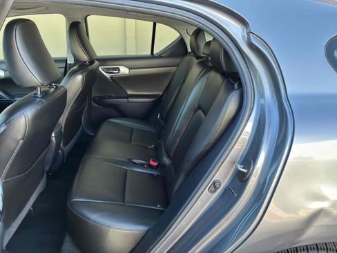 Used 2013 Lexus CT 200h w/ Premium Pkg w/Navigation FWD image 36