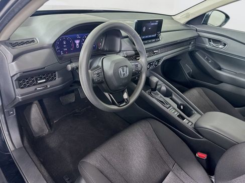 Certified 2025 Honda Accord SE image 9