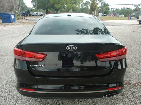 Used 2018 Kia Optima LX w/ 17" Alloy Wheels Package FWD image 6