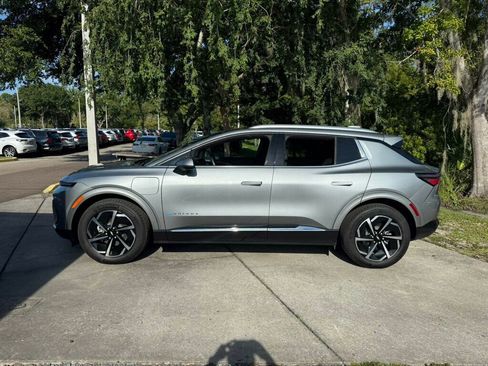 Used 2025 Chevrolet Equinox EV LT w/ Convenience Package image 2
