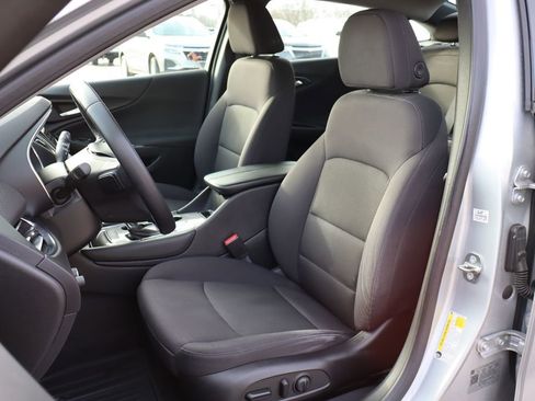 Used 2018 Chevrolet Malibu LT image 11