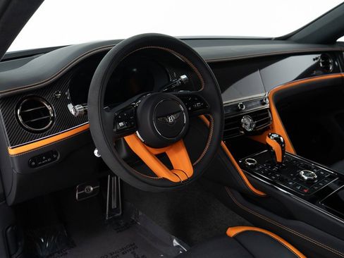 Used 2025 Bentley Flying Spur Plug-In Hybrid image 14