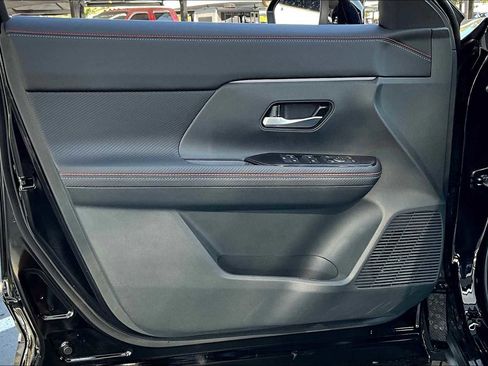 New 2026 Nissan Kicks SR image 10