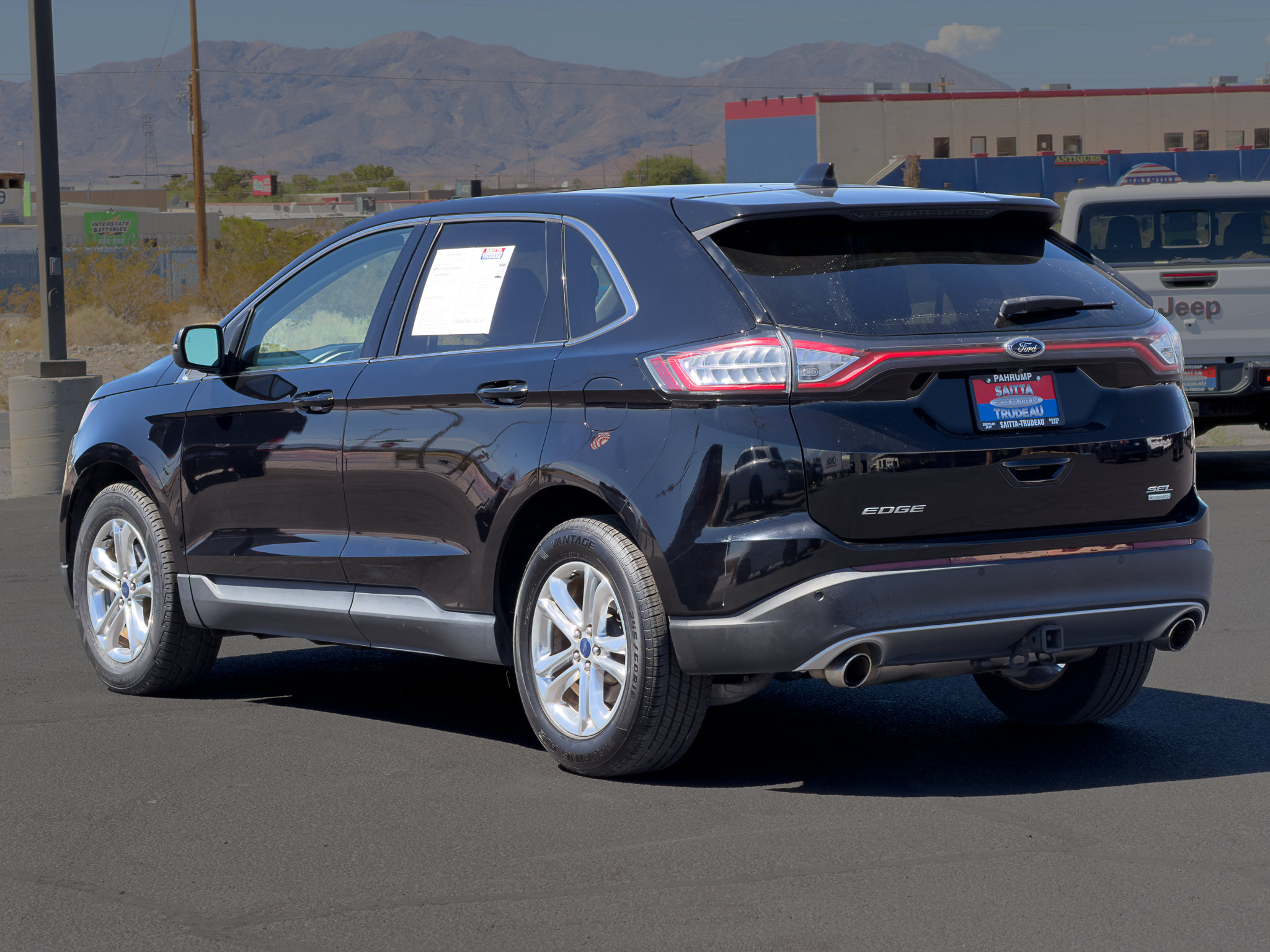 Used 2017 Ford Edge SEL w/ Equipment Group 201A FWD image 3