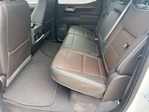 Used 2023 GMC Sierra 1500 Denali w/ Technology Package AWD/4WD image 17