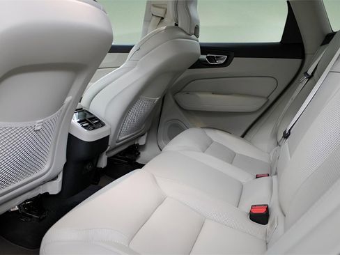 Certified 2021 Volvo XC60 T5 Inscription w/ Advanced Package image 12