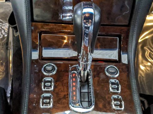 Used 2006 Bentley Arnage T image 19