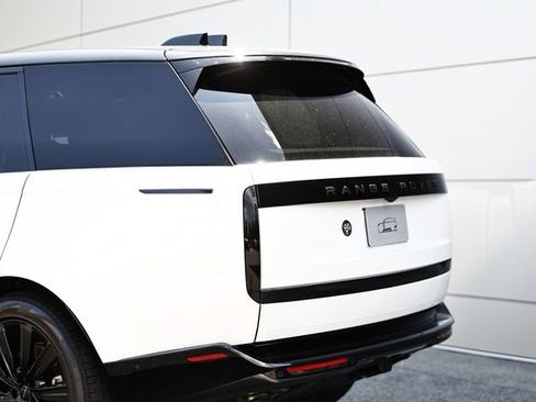 New 2026 Land Rover Range Rover Long Wheelbase SE AWD/4WD image 9