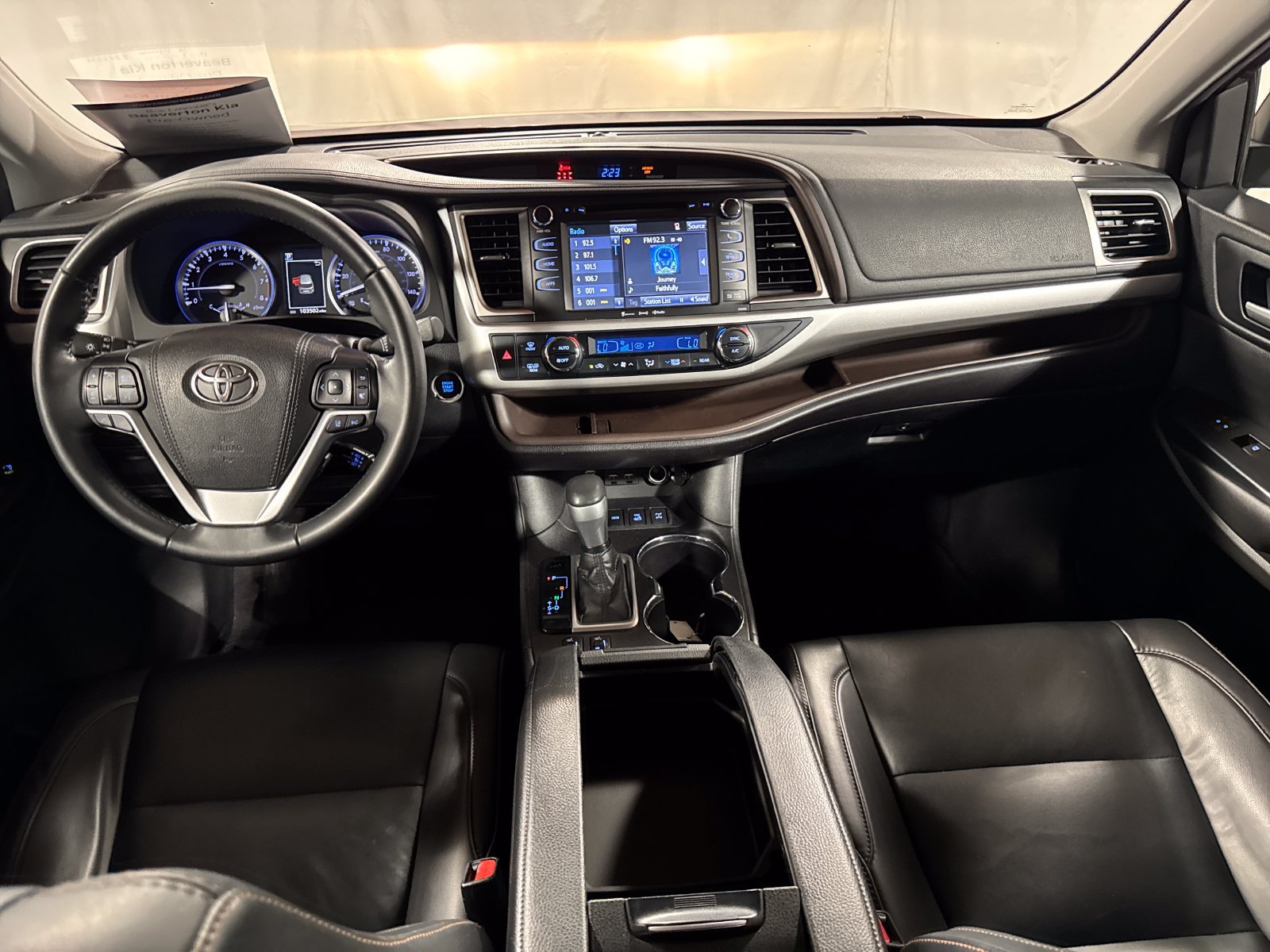 Used 2019 Toyota Highlander XLE w/ Carpet Mat Package (TMS) AWD/4WD image 4