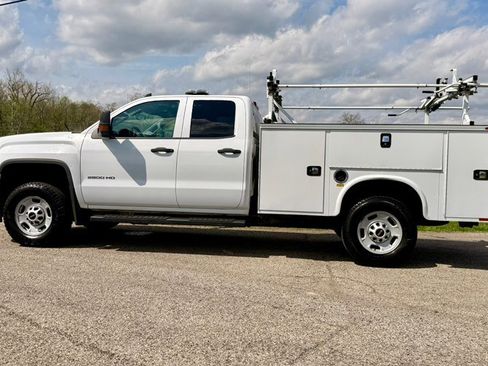 Used 2019 GMC Sierra 2500 4x4 Double Cab w/ Sierra Convenience Package image 2