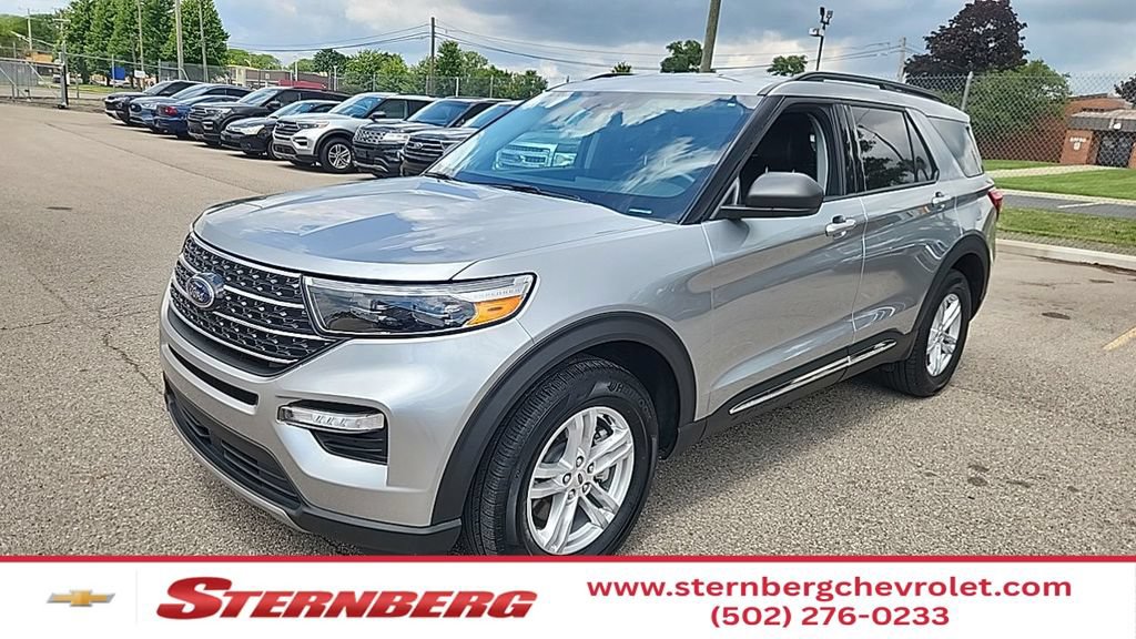 Used 2024 Ford Explorer XLT w/ Equipment Group 202A AWD/4WD image 1