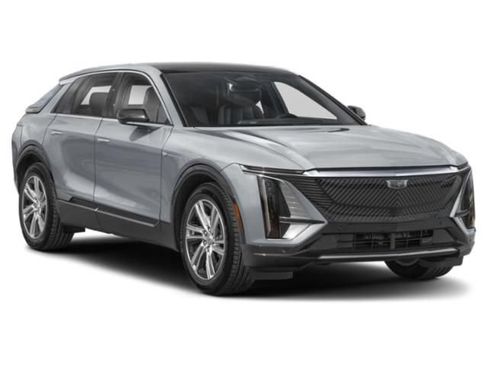 Used 2025 Cadillac Lyriq Luxury w/ LPO, Floor Liner Package AWD/4WD image 7