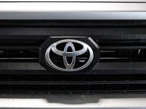 Used 2025 Toyota Tacoma SR5 AWD/4WD image 13