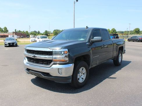Used 2018 Chevrolet Silverado 1500 LT w/ All Star Edition AWD/4WD image 4