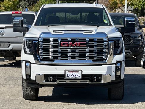 Used 2024 GMC Sierra 2500 Denali w/ Denali Reserve Package image 9