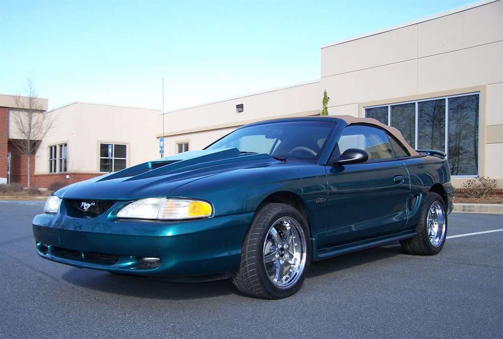 Used 1998 Ford Mustang GT RWD image 3