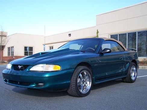 Used 1998 Ford Mustang GT image 3