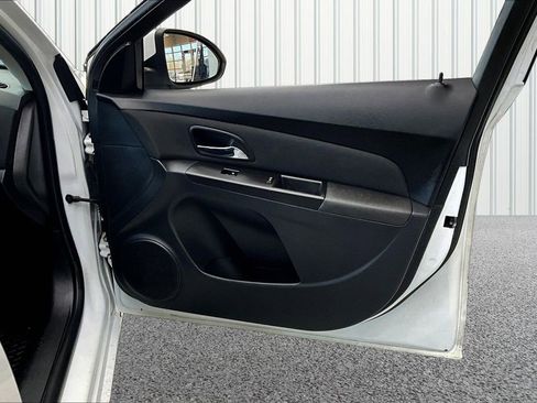 Used 2015 Chevrolet Cruze LT FWD image 25