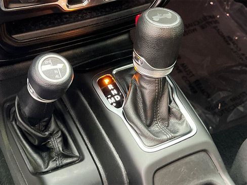 Used 2022 Jeep Wrangler Unlimited Sport image 21