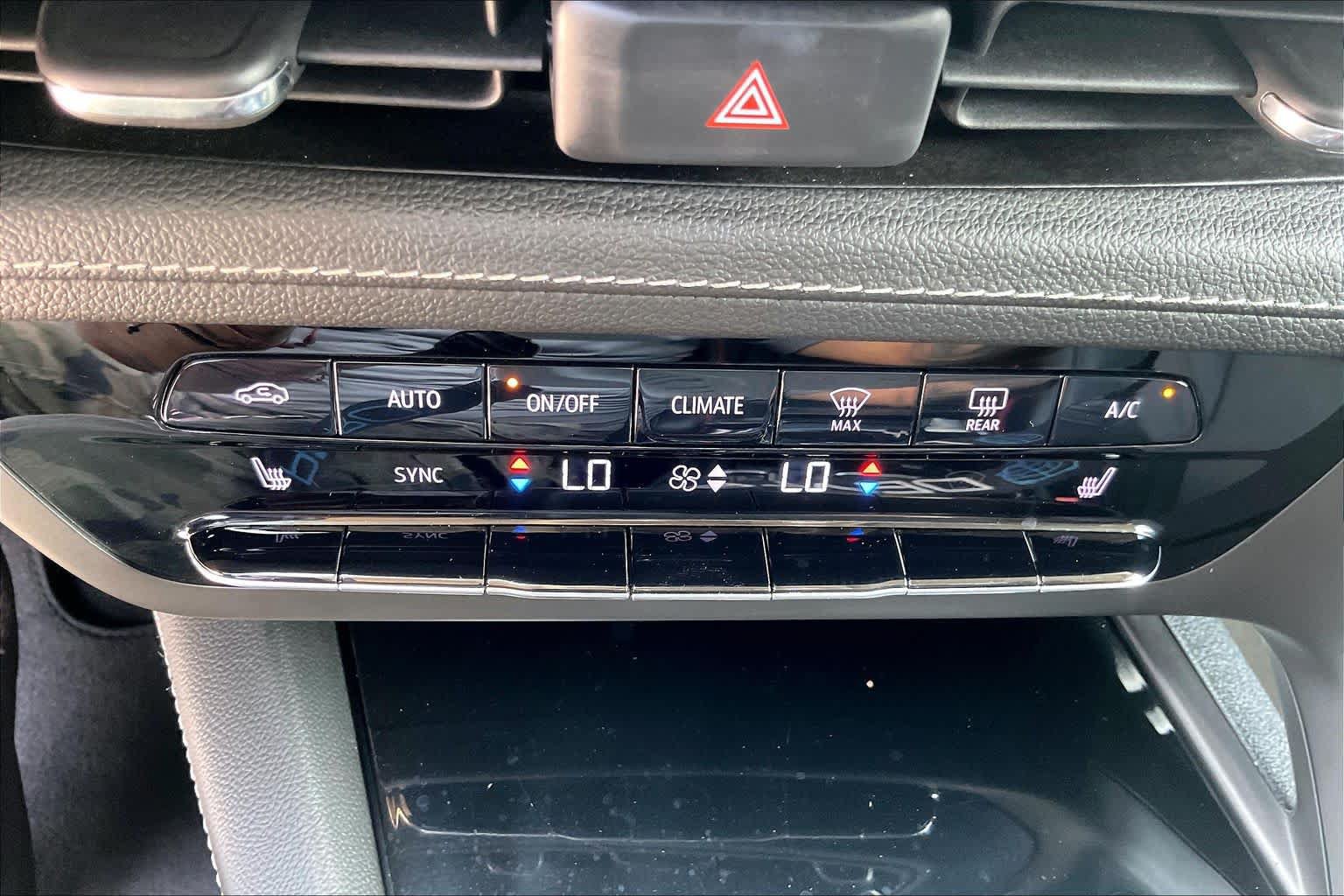 Used 2023 Buick Envision Essence w/ Sport Touring Package AWD/4WD image 64