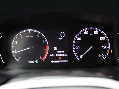 Used 2024 Honda Pilot Touring image 31