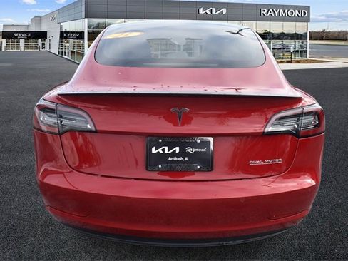 Used 2021 Tesla Model 3 Performance image 4