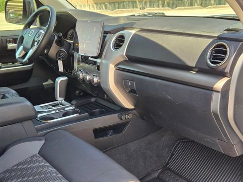 Used 2019 Toyota Tundra SR5 w/ SR5 Upgrade Package AWD/4WD image 29