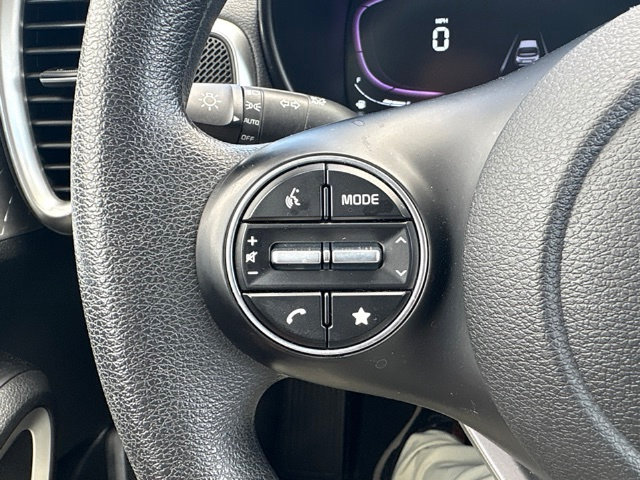 Used 2023 Kia Soul LX w/ LX Technology Package FWD image 12